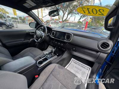 2017 Toyota Tacoma TRD Off-Road Crew Cab Medium Bed - zdjęcie 30 z 36 - miniatura