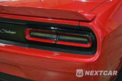 2015 Dodge Challenger R/T Plus - zdjęcie 19 z 50 - miniatura