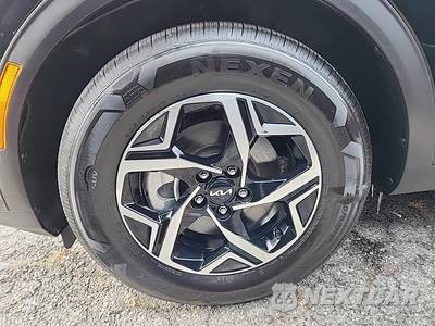 2025 Kia Sportage LX - zdjęcie 8 z 36 - miniatura