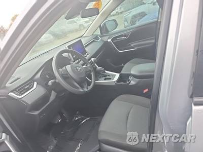 2025 Toyota RAV4 XLE - zdjęcie 13 z 24 - miniatura