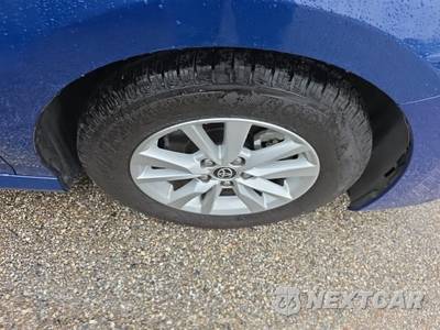 2025 Toyota Camry LE - zdjęcie 9 z 25 - miniatura