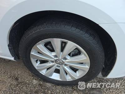 2015 Volkswagen Golf TDI S Hatchback - zdjęcie 16 z 21 - miniatura