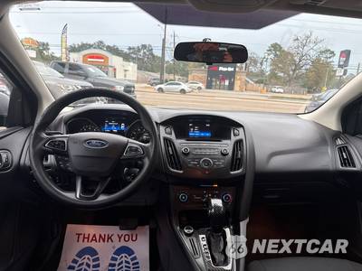 2015 Ford Focus SE Sedan - zdjęcie 7 z 11 - miniatura