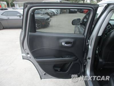2019 Jeep Compass Latitude - zdjęcie 10 z 21 - miniatura