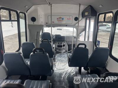 2014 Ford Super Duty E-350 Cutaway DRW - zdjęcie 25 z 42 - miniatura