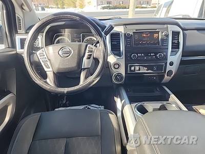 2019 Nissan TITAN SV Crew Cab Short Bed - zdjęcie 14 z 28 - miniatura