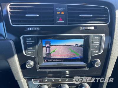 2015 Volkswagen Golf R Hatchback w/DCC & Navigation - zdjęcie 30 z 43 - miniatura