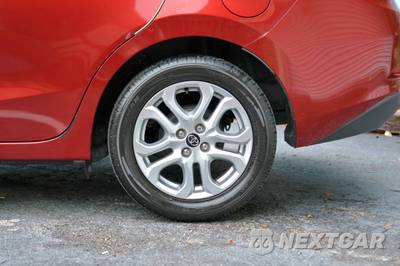 2017 Toyota Yaris iA Sedan - zdjęcie 11 z 50 - miniatura