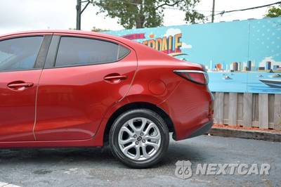 2017 Toyota Yaris iA Sedan - zdjęcie 10 z 50 - miniatura