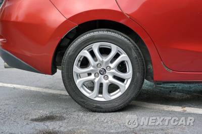 2017 Toyota Yaris iA Sedan - zdjęcie 39 z 50 - miniatura