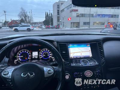 2017 INFINITI QX70 - zdjęcie 13 z 24 - miniatura