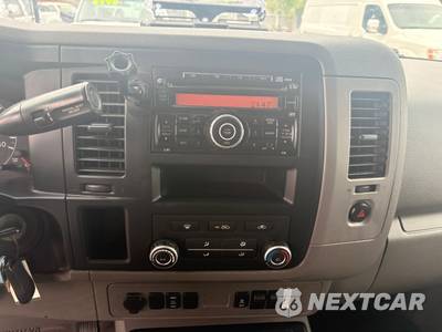 2012 Nissan NV2500 HD Cargo SV High Roof 146.1" WB - zdjęcie 30 z 34 - miniatura