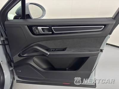 2022 Porsche Cayenne GTS Coupe - zdjęcie 47 z 48 - miniatura