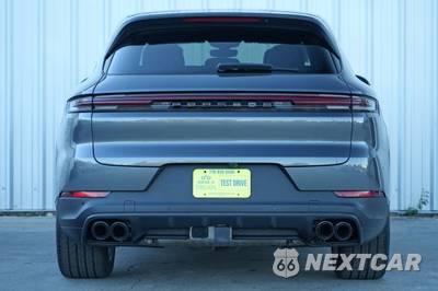 2024 Porsche Cayenne S - zdjęcie 9 z 48 - miniatura