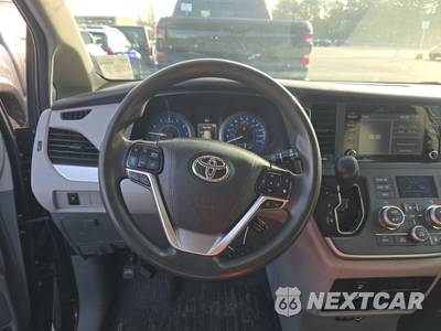 2020 Toyota Sienna L 7-Passenger 119.3" WB - zdjęcie 10 z 28 - miniatura
