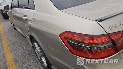2011 Mercedes-Benz E 550 Sedan - zdjęcie 22 z 35 - miniatura