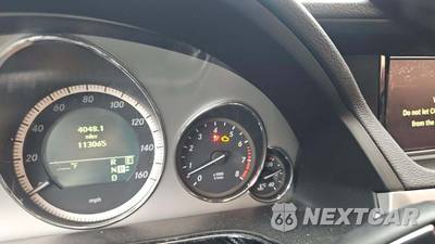 2011 Mercedes-Benz E 550 Sedan - zdjęcie 26 z 35 - miniatura