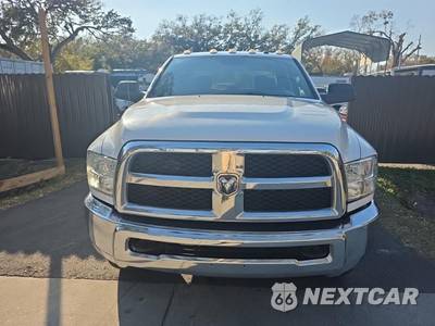 2017 Ram 2500 Tradesman Crew Cab Long Bed - zdjęcie 2 z 21 - miniatura