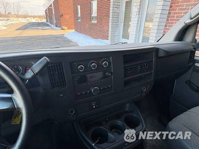 2014 Chevrolet Express 3500 Cutaway 1WT DRW - zdjęcie 18 z 30 - miniatura