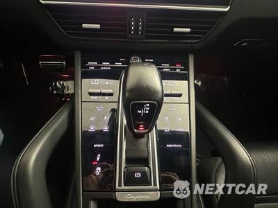 2021 Porsche Cayenne GTS - zdjęcie 40 z 50 - miniatura