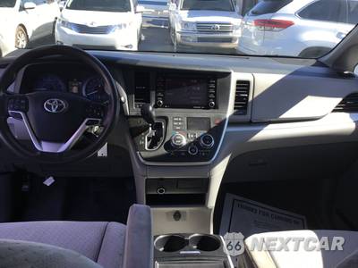 2020 Toyota Sienna LE 7-Passenger 119.3" WB - zdjęcie 13 z 15 - miniatura