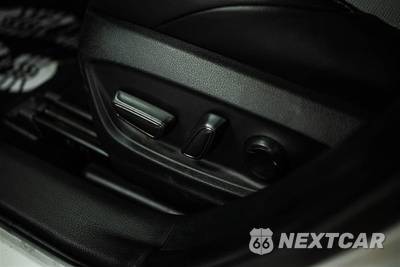 2020 Toyota Corolla Hatchback XSE - zdjęcie 15 z 29 - miniatura