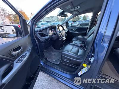 2019 Toyota Sienna SE 8-Passenger 119.3" WB - zdjęcie 44 z 50 - miniatura