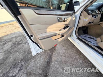 2014 Mercedes-Benz E 350 4MATIC Sedan - zdjęcie 32 z 44 - miniatura