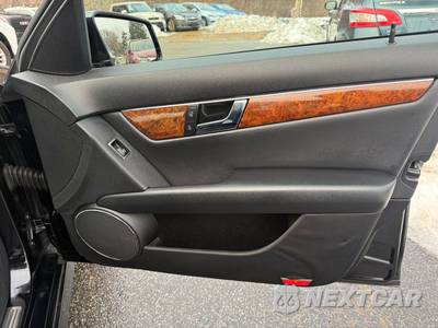 2011 Mercedes-Benz C 300 4MATIC - zdjęcie 47 z 117 - miniatura