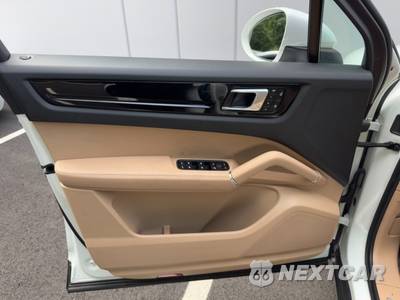 2022 Porsche Cayenne - zdjęcie 44 z 48 - miniatura