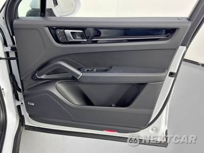 2023 Porsche Cayenne - zdjęcie 42 z 48 - miniatura