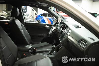2021 Volkswagen Tiguan SE R-Line Black - zdjęcie 13 z 31 - miniatura