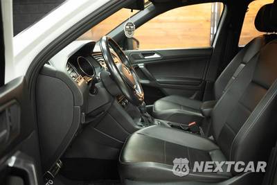 2021 Volkswagen Tiguan SE R-Line Black - zdjęcie 8 z 31 - miniatura