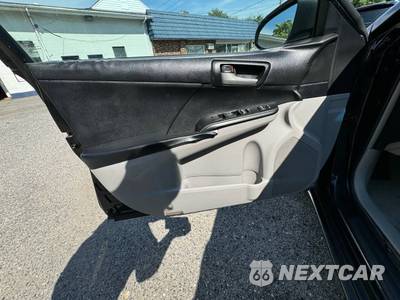 2012 Toyota Camry LE - zdjęcie 11 z 36 - miniatura