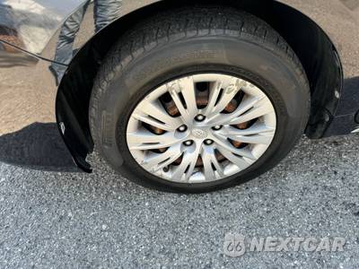 2012 Toyota Camry LE - zdjęcie 25 z 36 - miniatura