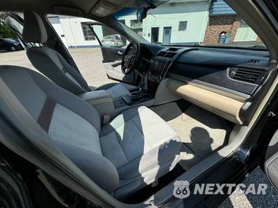 2012 Toyota Camry LE - zdjęcie 33 z 36 - miniatura
