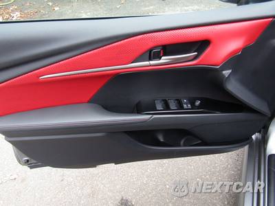 2026 Toyota Camry XSE - zdjęcie 11 z 41 - miniatura