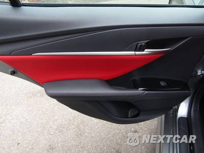 2026 Toyota Camry XSE - zdjęcie 16 z 41 - miniatura