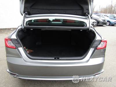 2026 Toyota Camry XSE - zdjęcie 18 z 41 - miniatura