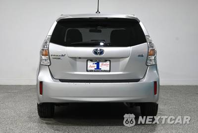 2013 Toyota Prius v Three - zdjęcie 6 z 46 - miniatura