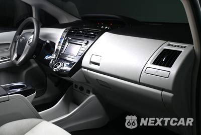 2013 Toyota Prius v Three - zdjęcie 20 z 46 - miniatura