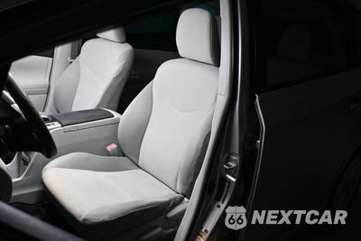 2013 Toyota Prius v Three - zdjęcie 25 z 46 - miniatura