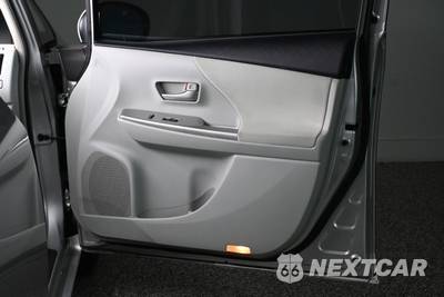 2013 Toyota Prius v Three - zdjęcie 32 z 46 - miniatura