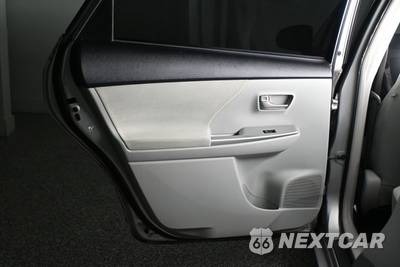 2013 Toyota Prius v Three - zdjęcie 31 z 46 - miniatura