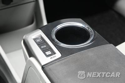 2013 Toyota Prius v Three - zdjęcie 39 z 46 - miniatura