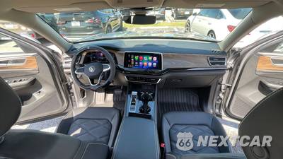 2025 Volkswagen Atlas 2.0T SE w/Technology - zdjęcie 68 z 120 - miniatura
