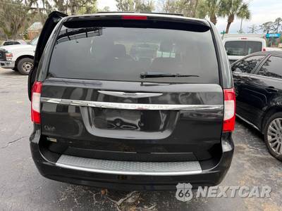 2014 Chrysler Town & Country Touring 121.2" WB - zdjęcie 8 z 15 - miniatura