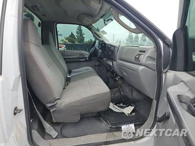 2006 Ford Super Duty F-350 Cab Chassis XL Regular Cab DRW - zdjęcie 8 z 33 - miniatura