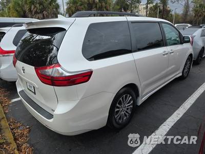 2020 Toyota Sienna XLE 8-Passenger 119.3" WB - zdjęcie 4 z 24 - miniatura