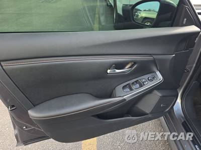 2022 Nissan Sentra SR - zdjęcie 9 z 18 - miniatura